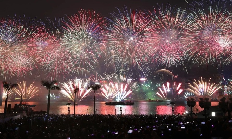 Màn bắn pháo hoa hoành tráng truyền thống của Hong Kong sẽ không được tổ chức trong dịp năm mới sắp tới. (Ảnh: SCMP)