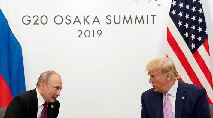Lãnh đạo Nga và Mỹ gặp nhau tại thượng đỉnh G20 ở Osaka, Nhật Bản, vào tháng 6 năm nay. (Ảnh: Reuters)