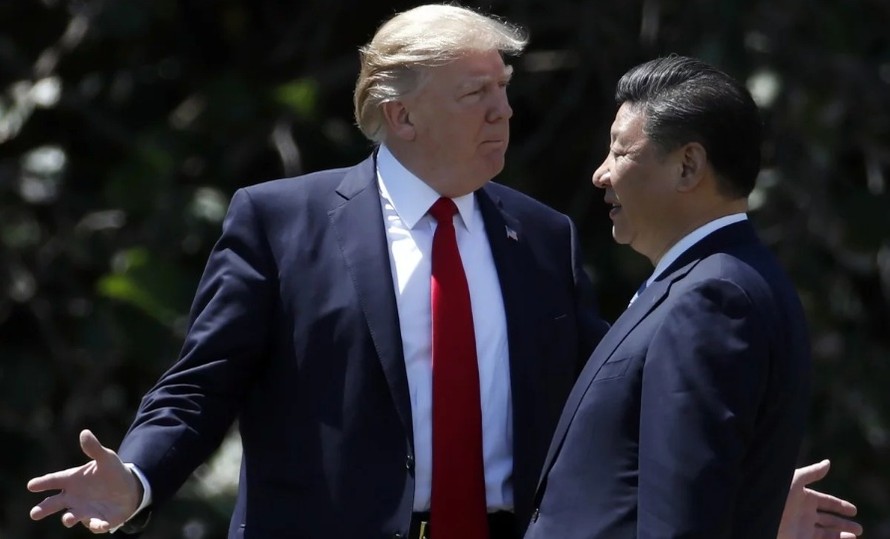 Tổng thống Mỹ Donald Trump và Chủ tịch Trung Quốc Tập Cận Bình trong cuộc gặp tại Florida năm 2017. (Ảnh: AP)