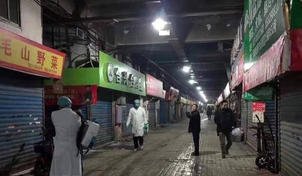 Khu chợ bán buôn hải sản ở Vũ Hán, nơi có một số ca mắc bệnh viêm phổi trong đợt dịp đang bùng phát. (Ảnh: SCMP)