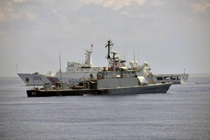 Bức ảnh do Hải quân Indonesia chụp một tàu hải cảnh Trung Quốc hiện diện ở khu vực quần đảo Natura vào tháng 6/2016