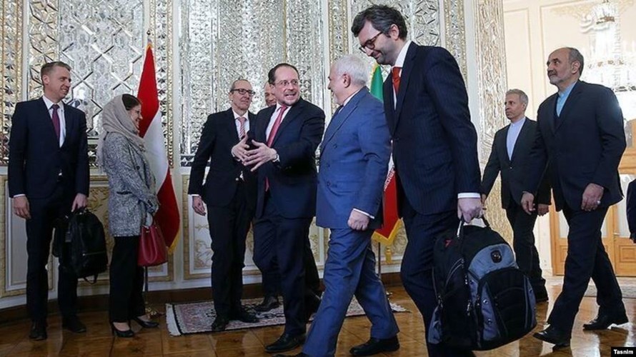 Phái đoàn của Ngoại trưởng Áo thăm Iran ngày 22/2. (Ảnh: Tasnim)