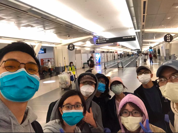 8 trong nhóm gần 40 học sinh mắc kẹt tại sân bay Dallas, Mỹ, hm 22/3 đã đến San Francisco để bắt chuyến bay đến Hong Kong để về Việt Nam 