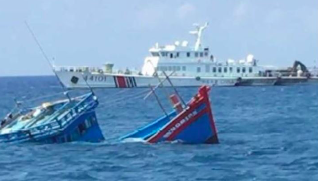 Việt Nam trao công hàm phản đối Trung Quốc vụ đâm chìm tàu cá ở Hoàng Sa