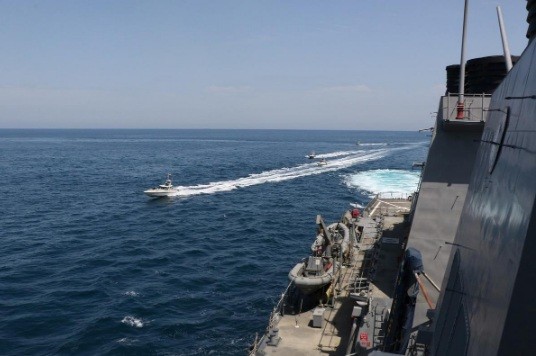Bốn tàu Iran bị Mỹ tố là tiến quá gần tàu Hải quân Mỹ hôm 15/4