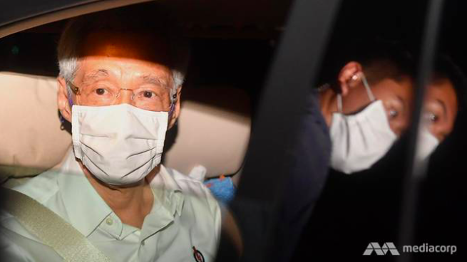 Thủ tướng Singapore Lý Hiển Long rời đi sau khi kết thúc cuộc bầu cử. (Ảnh: CNA)