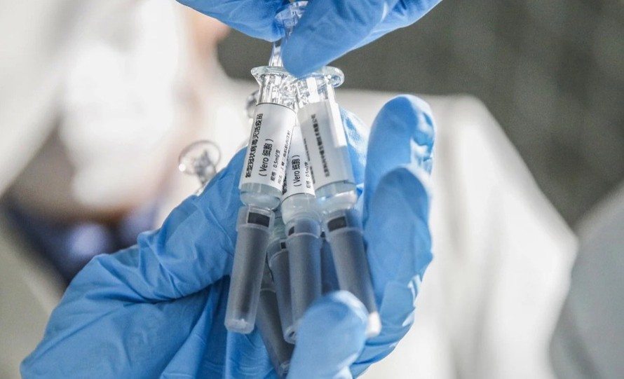 Nhiều loại vắc-xin COVID-19 của Trung Quốc đang được thử nghiệm giai đoạn cuối. (Ảnh: Xinhua)