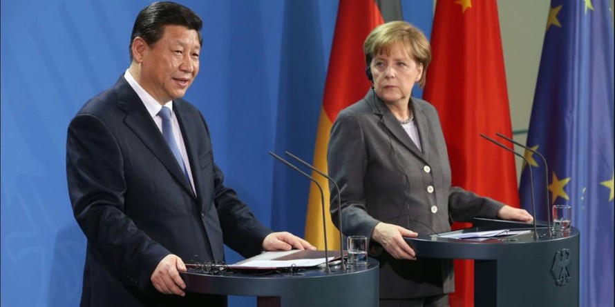 Thủ tướng Đức Angela Merkel trong một cuộc họp báo chung với Chủ tịch Trung Quốc Tập Cận BÌnh. (Ảnh: AP)