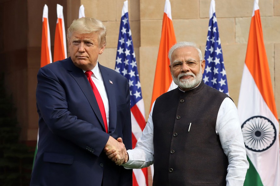 Thủ tướng Ấn Độ Narendra Modi tiếp Tổng thống Trump trong chuyến thăm Ấn Độ vào tháng 2 năm nay. (Ảnh: Bloomberg)
