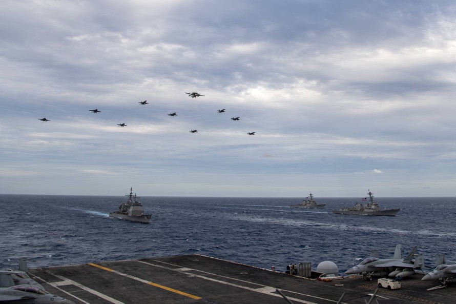 Nhóm tác chiến tàu sân bay USS Theodore Roosevelt. (Ảnh: US Navy)