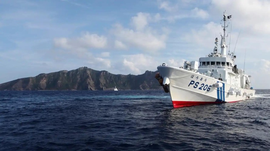 Một tàu hải cảnh Nhật Bản tuần tra ở quần đảo tranh chấp Senkaku/Điếu Ngư. (Ảnh: Reuters)