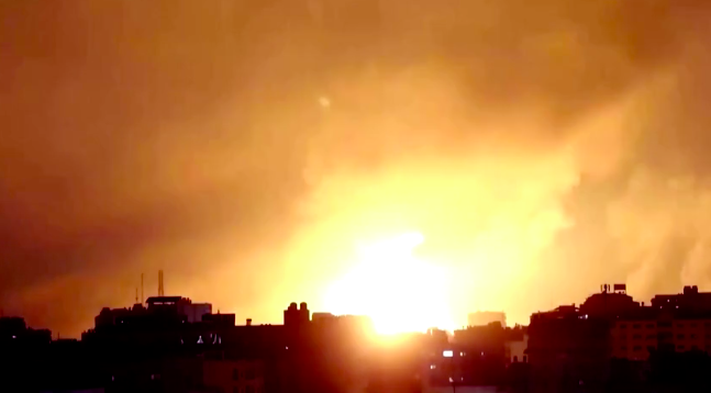 Israel vừa nã pháo vào dải Daza. (Ảnh: Reuters)