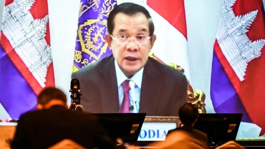 Thủ tướng Campuchia Hun Sen phát biểu tại Diễn đàn Tương lai châu Á ngày 20/5. (Ảnh: Nikkei)