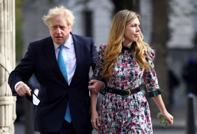 Thủ tướng Anh Boris Johnson và hôn thê Carrie Symonds. (Ảnh: Reuters)