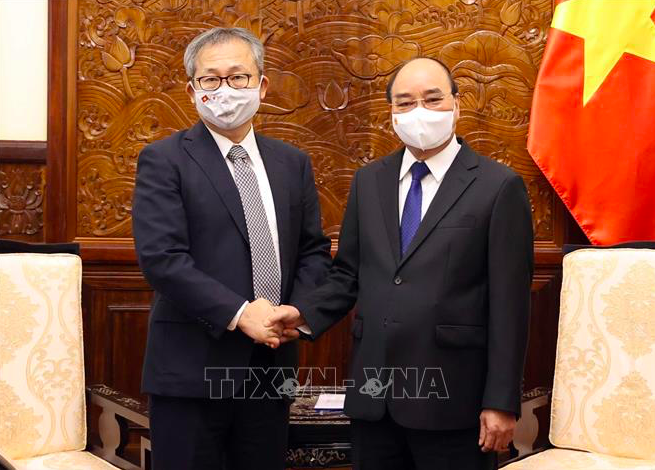 Chủ tịch nước Nguyễn Xuân Phúc tiếp Đại sứ Nhật Yamada Takio. (Ảnh: TTXVN)