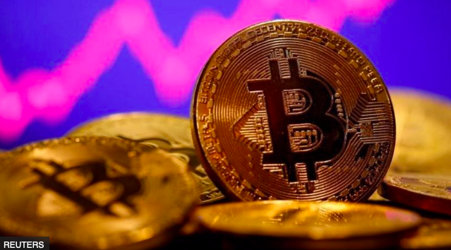 Giá bitcoin giảm mạnh trong những tuần gần đây. (Ảnh: Reuters)