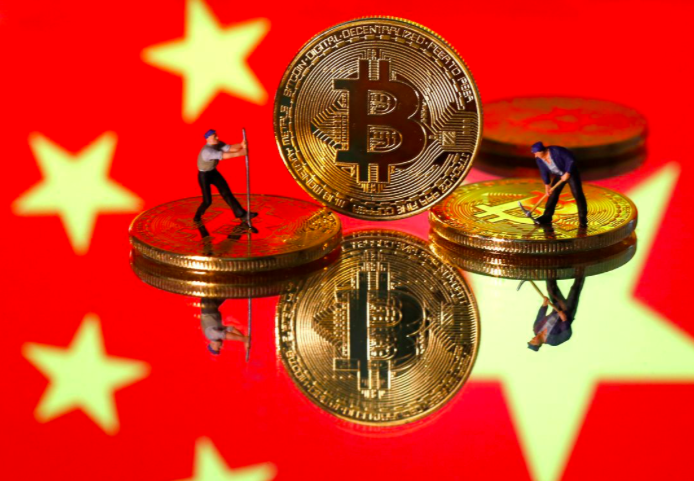 Giới chức Trung Quốc đang mạnh tay dẹp hoạt động đào tiền ảo. (Tranh Reuters)