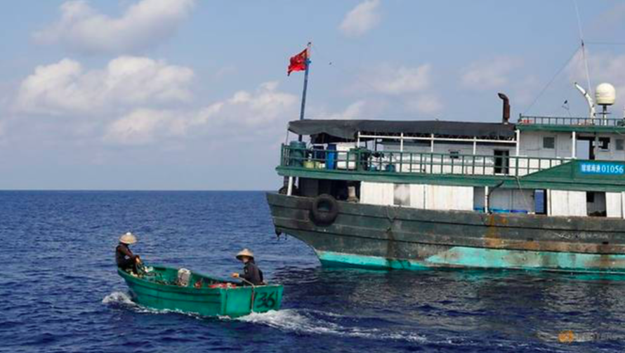 Tàu và ngư dân Trung Quốc ở khu vực bãi cạn Scarborough tranh chấp hồi tháng 4/2017