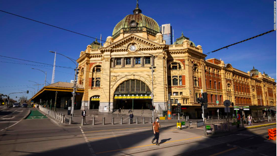 Đường phố vắng vẻ ở Melbourne ngày 1/9. (Ảnh: CNN)