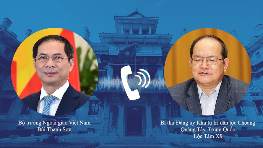 Bộ trưởng Bùi Thanh Sơn và Bí thư Đảng ủy Khu Tự trị dân tộc Choang Quảng Tây Lu Xinshe. (Ảnh: Mofa)