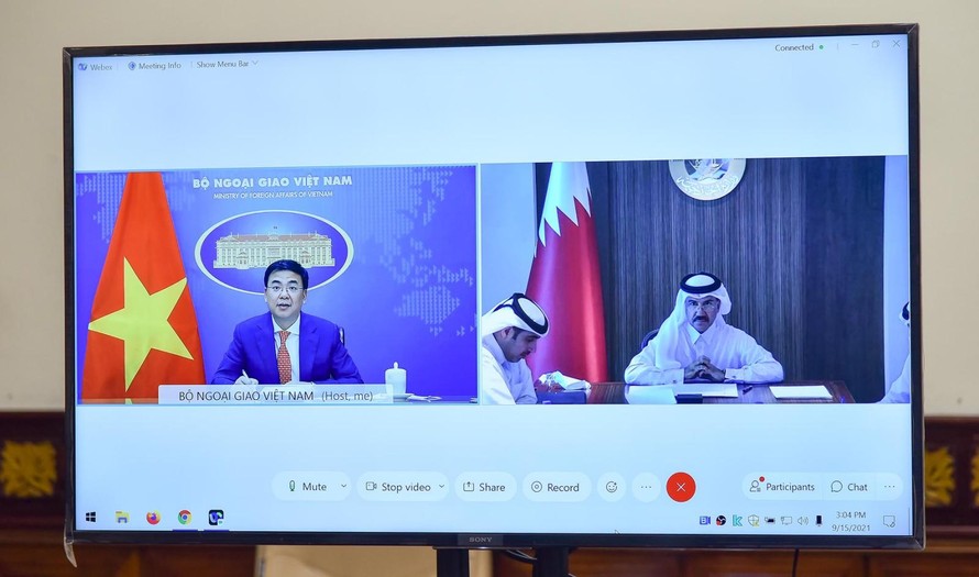 Thứ trưởng Phạm Quang Hiệu và Tổng thư ký Bộ Ngoại giao Nhà nước Qatar Ahmad Hassen Al-Hammadi. (Ảnh: Mofa)