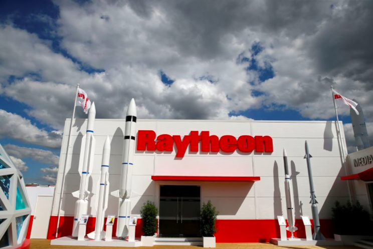 Gian trưng bày của Raytheon tại Triển lãm hàng không quốc tế Paris lần thứ 53 vào tháng 6/2019. (Ảnh: Reuters)