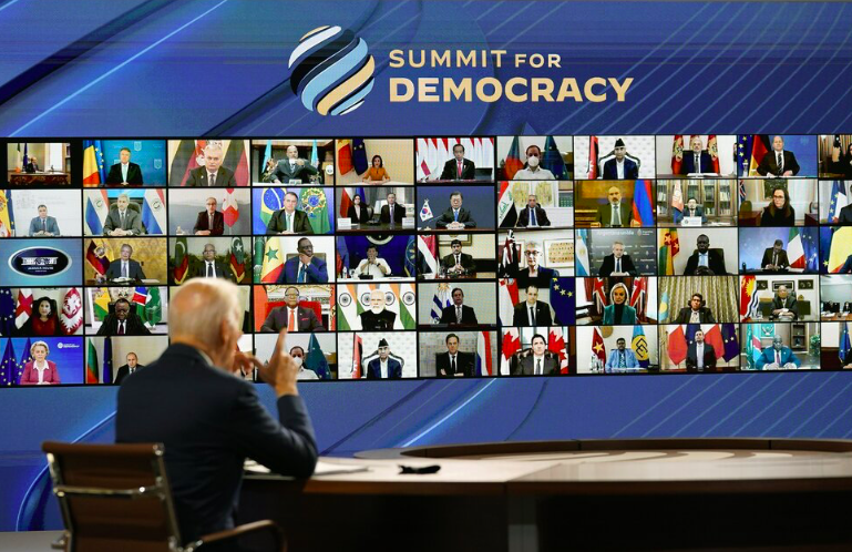Tổng thống Mỹ Joe Biden khai mạc Thượng đỉnh dân chủ trực tuyến hôm 9/12. (Ảnh: AP)