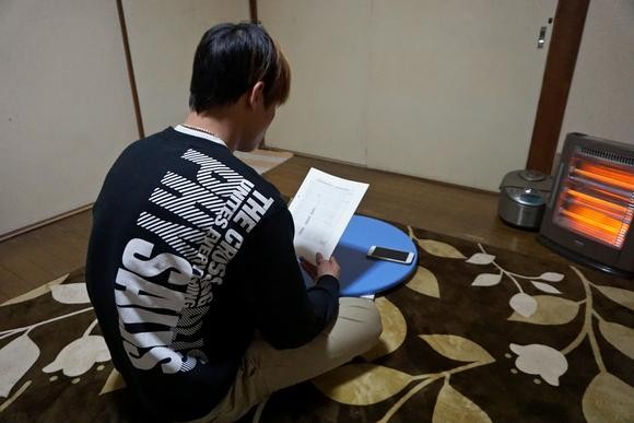 Người thanh niên 24 người Việt nói rằng anh đang cảm thấy mắc kẹt sau khi vay khoản tiền lớn để sang Nhật nhưng sau đó mới phát hiện mình phải dọn dẹp trong khu vực ô nhiễm phóng xạ. (Ảnh: Asia.nikkei.com) 