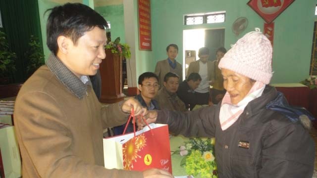 Trao quà Tết cho hai huyện miền núi Thanh Hoá