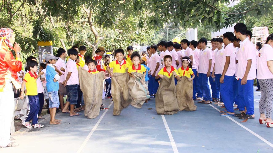 Nhiều hoạt động vui chơi cho các em nhỏ có hoàn cảnh đặc biệt, khó khăn.