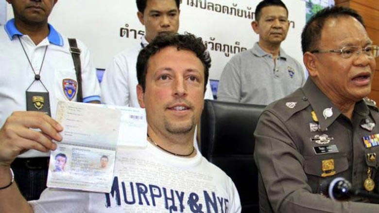 Việc hành khách trên máy bay mang số hiệu MH370 dùng hộ chiếu giả đang làm nhiều người lo ngại vụ mất tích có liên quan đến khủng bố. Ảnh: EPA. 
