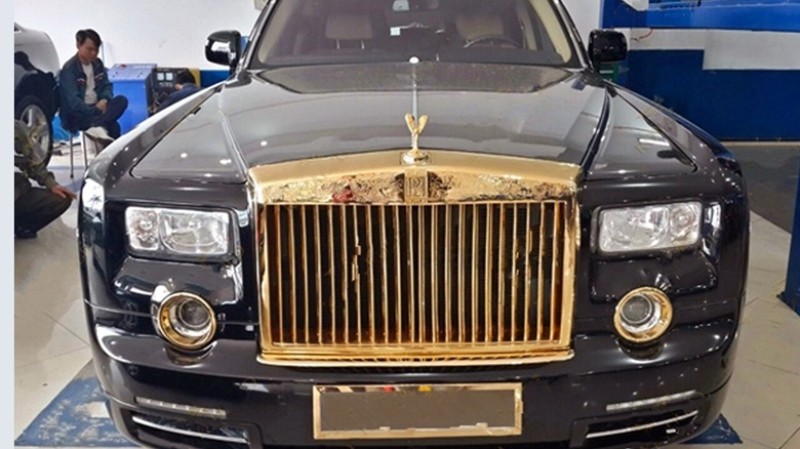 Rolls-Royce Phantom độ vàng 24k ở Hà Nội