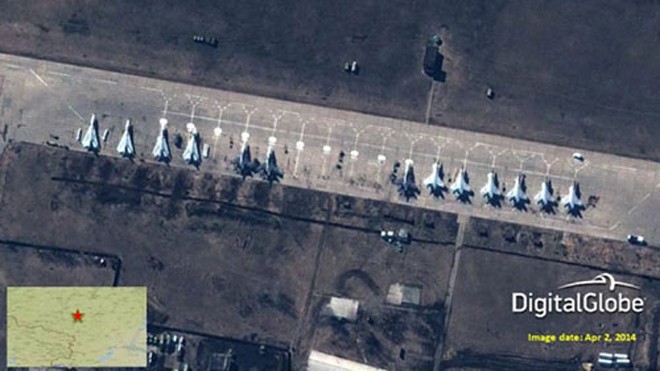 Ảnh vệ tinh chụp các chiến đấu cơ Su-27, Su-24 và MiG-31 đậu tại căn cứ Buturlinovka - Ảnh: AFP/NATO