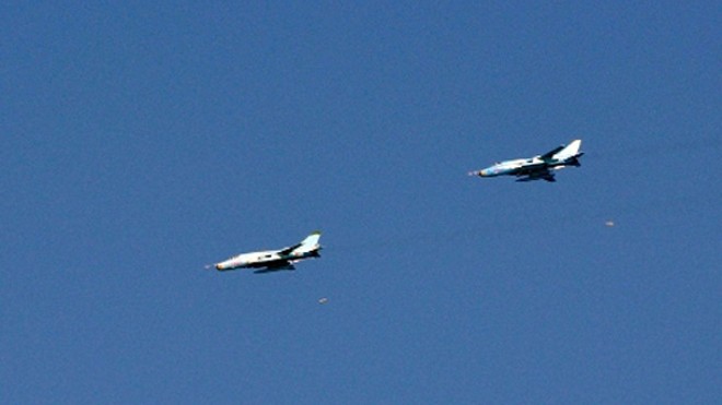 Biên đội máy bay SU-22 thực hành công kích mục tiêu. Ảnh: QĐND.