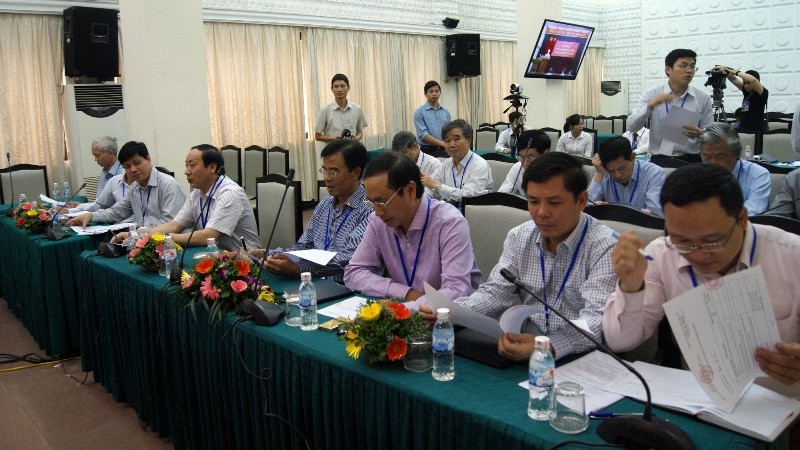 Ban giám khảo gồm 15 thành viên, Thứ trưởng Nguyễn Hồng Trường làm Trưởng ban.