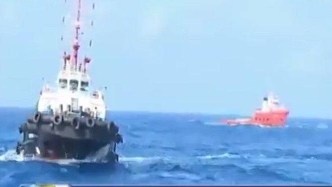 Tàu Trung Quốc "dụ" tàu Việt Nam vào giàn khoan 981 