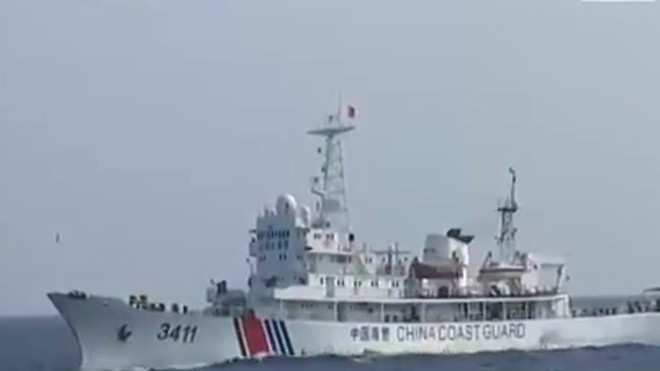Tàu Trung Quốc hung hăng áp sát tàu Cảnh sát biển Việt Nam