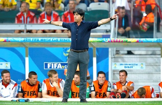 Joachim Loew chỉ đạo trong chiến thắng 7-1 trước Brazil - Ảnh: Reuters