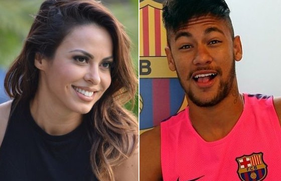 Neymar vướng vào lưới tình của Alinne Rosa.