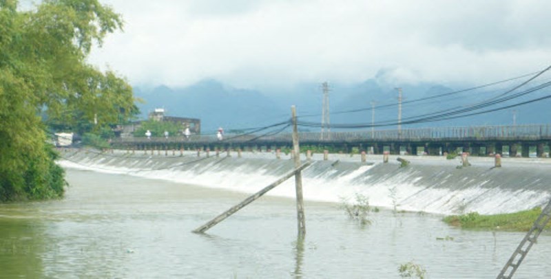 Đập tràn hồ Quan Sơn, nơi hiện trường học sinh bị đuối nước.
