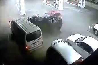 Tai nạn kinh hoàng ở trạm xăng