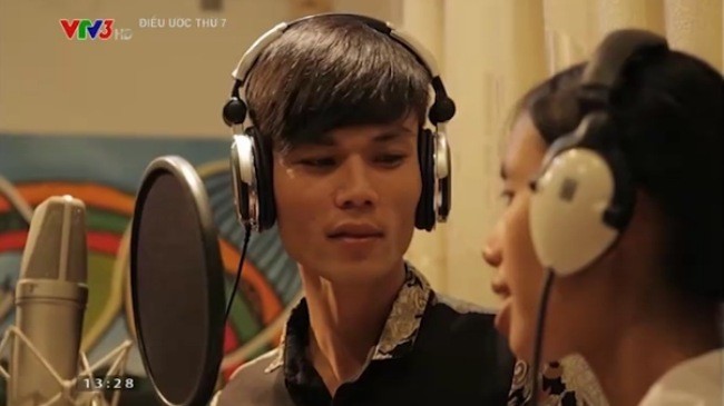 Vợ chồng Nguyễn Như Đào - Nguyễn Nhật Thanh thu âm CD ca nhạc.
