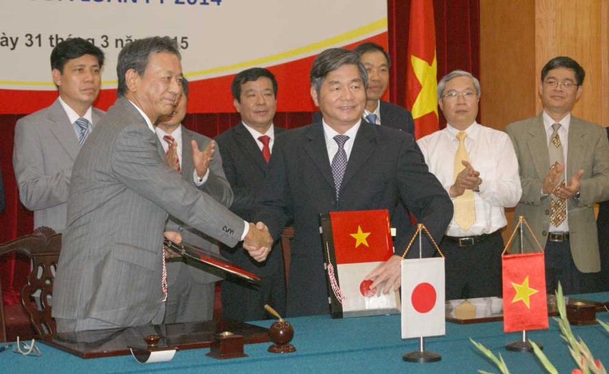 Bộ trưởng Bùi Quang Vinh và Đại sứ Nhật Bản tại Việt Nam đã ký công hàm về ODA. Ảnh: L.H.V.
