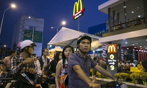 McDonald's đã mở cửa hàng đầu tiên tại Việt Nam năm ngoái.