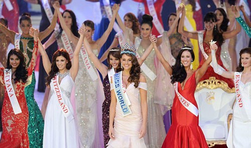 Các người đẹp trong đêm chung kết Miss World 2014.