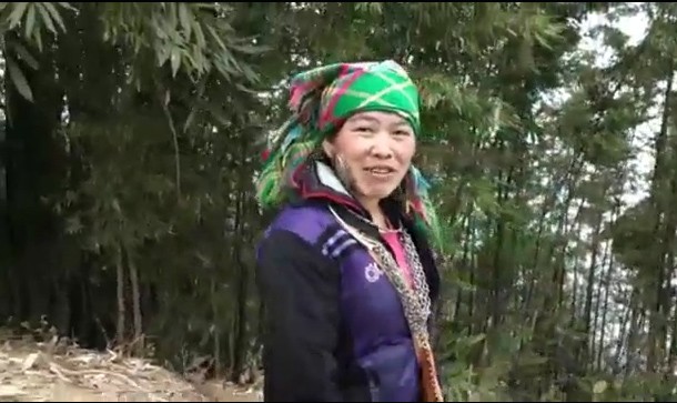 Cô gái người Mông nói tiếng Anh lưu loát