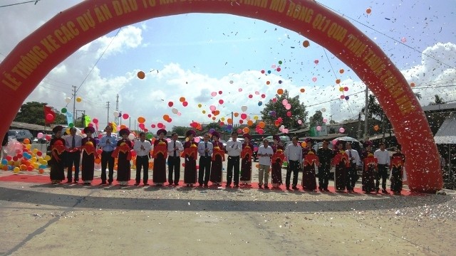 Cắt băng thông xe dự án nâng cấp, mở rộng Quốc lộ 1A qua tỉnh TT-Huế. Ảnh: Ngọc Văn.