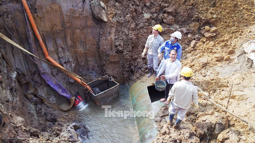 Đường ống nước sạch sông Đà nhiều lần gặp sự cố. Ảnh: Thanh Hà.