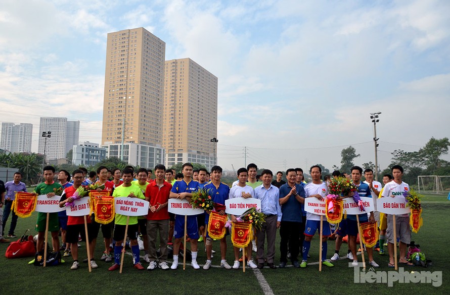 Sáng ngày 7/11, tại Sân bóng 58 Tố Hữu (Hà Nội) tổ chức Lễ khai mạc Giải bóng đá Báo Tiền Phong mở rộng năm 2015.