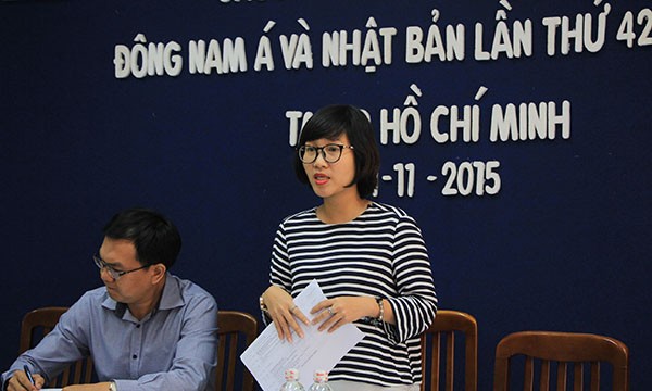 Chị Trần Hoàng Khánh Vân, Trưởng ban Quốc tế - Thành đoàn – công bố thông tin chương trình Tàu tại TPHCM.